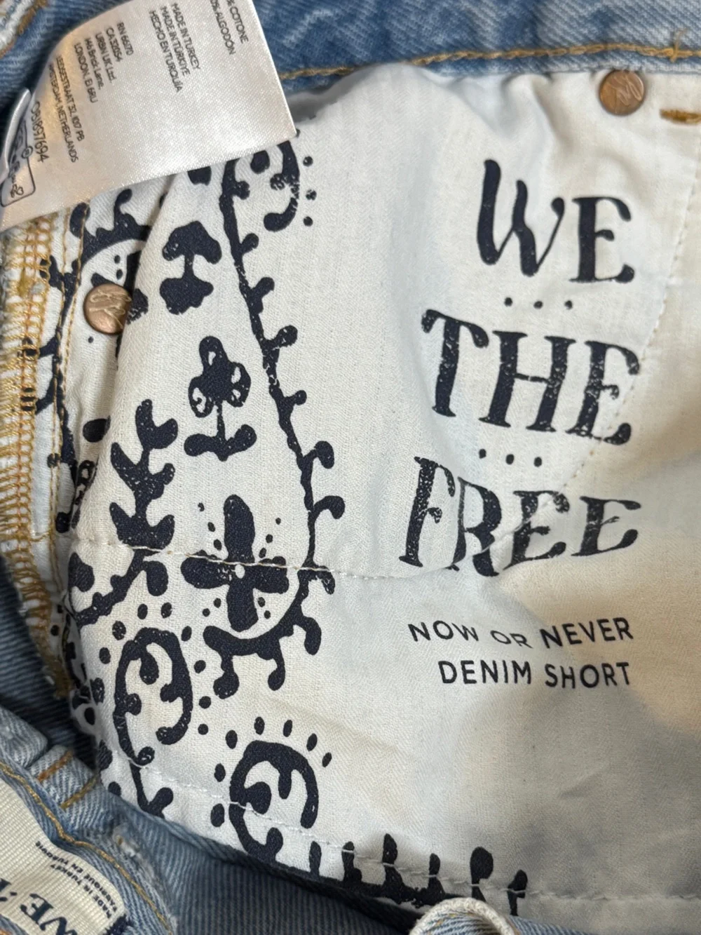 We The Free People Now or Never Light Blue Demin Distressed Cutoff Shorts Sz. 27 - Picture 4 of 8